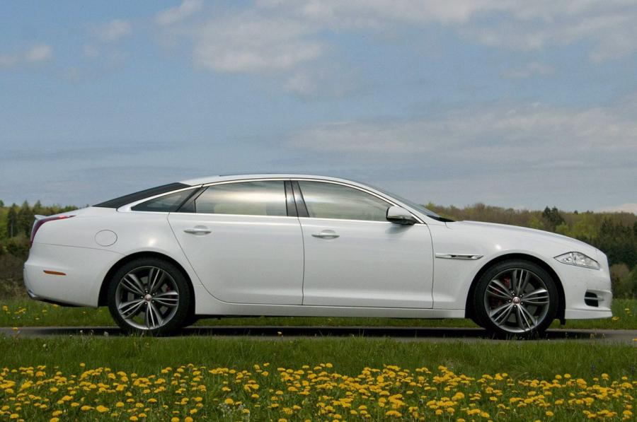  Jaguar XJ Sport 2012 года  (фото 29 из 39)